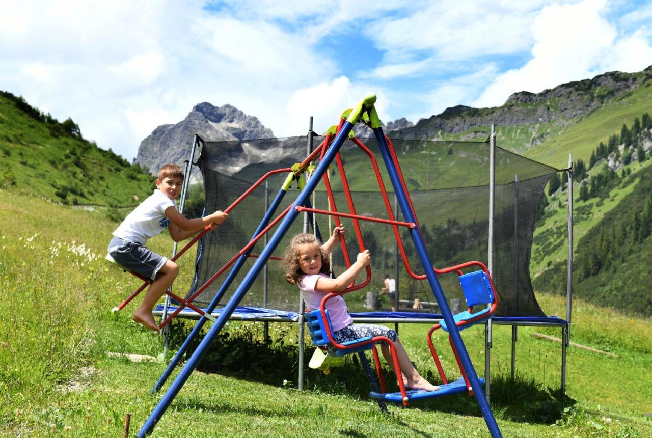 Bergzeit Appartements Warth  Bagian luar foto