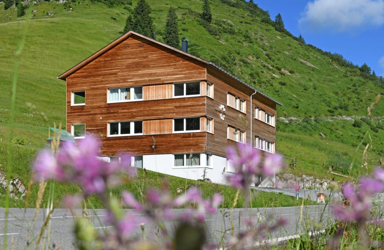Bergzeit Appartements Warth  Bagian luar foto